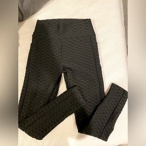 BLACK BBL LEGGINGS
